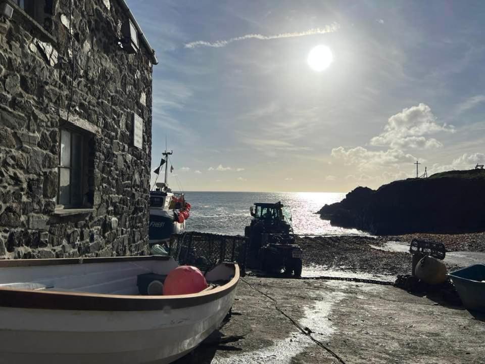 Cadgwith Cove Inn Екстериор снимка