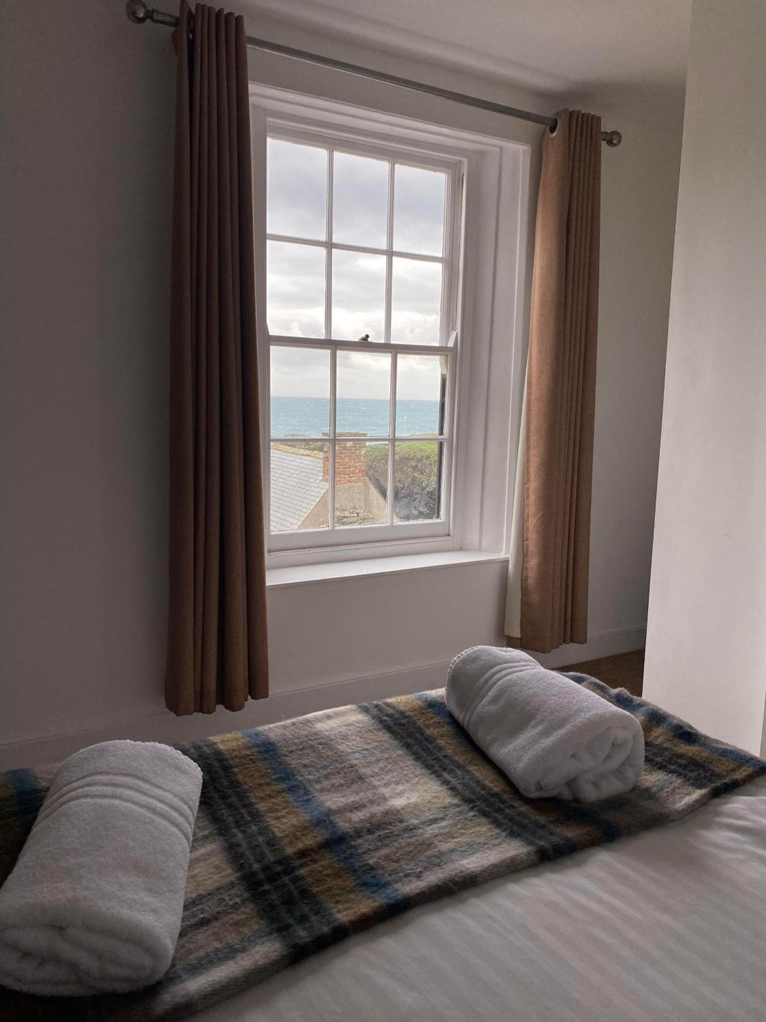 Cadgwith Cove Inn Екстериор снимка