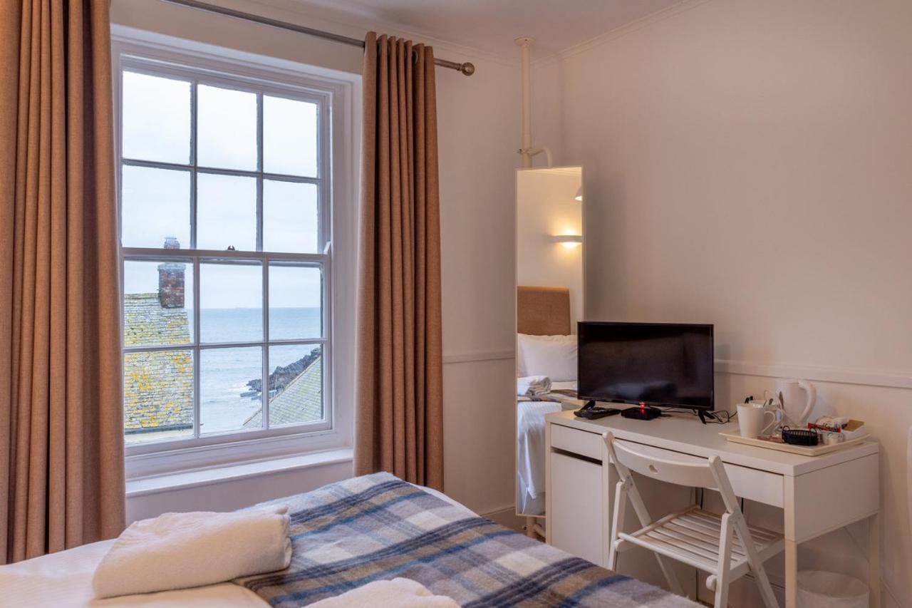 Cadgwith Cove Inn Стая снимка
