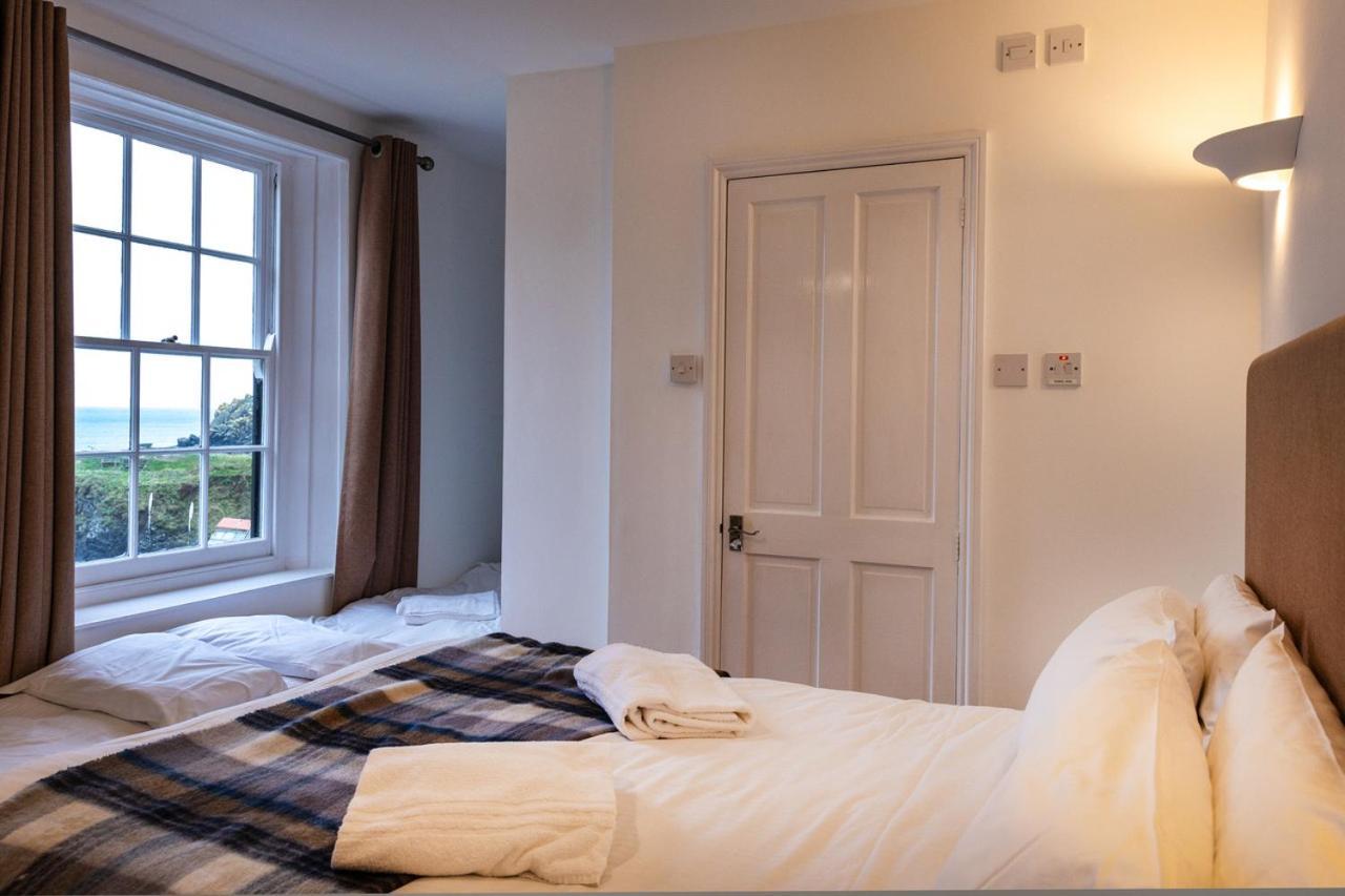 Cadgwith Cove Inn Стая снимка