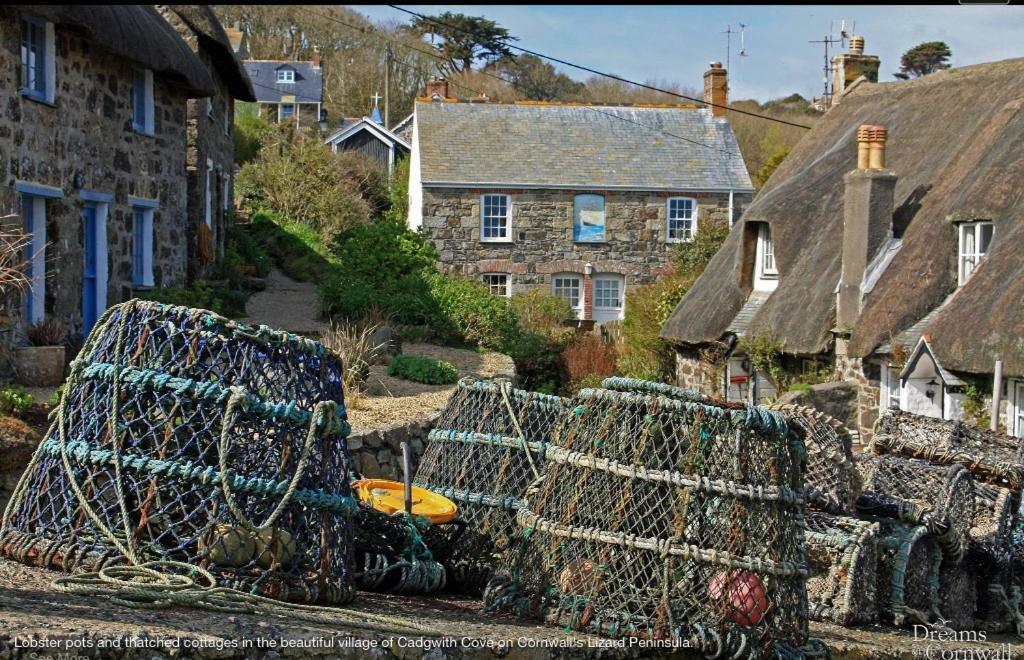 Cadgwith Cove Inn Екстериор снимка